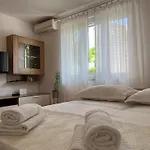 Apartment Lora